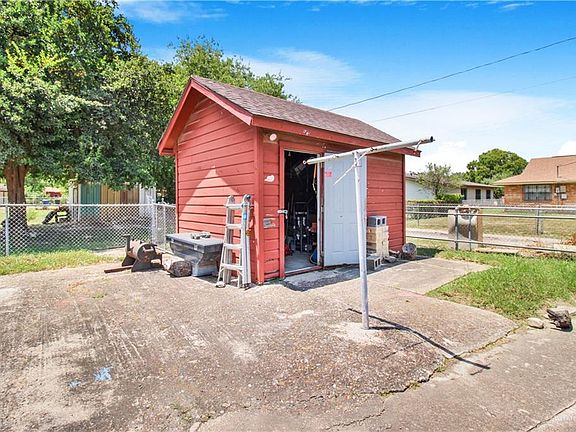 4th image of 2712 Upas Ave