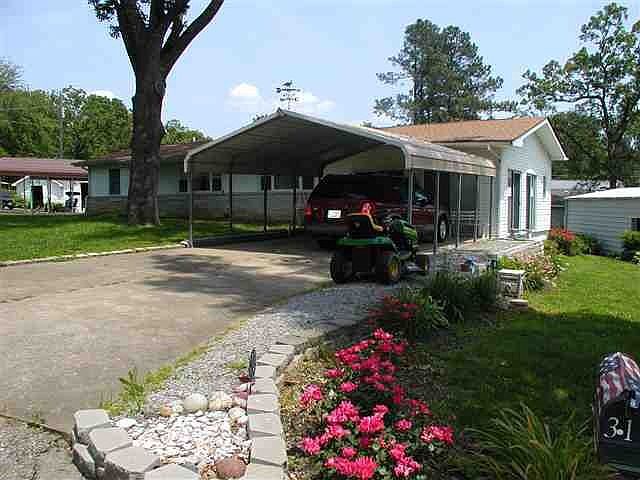 1st image of 318 Buckhorn Cir