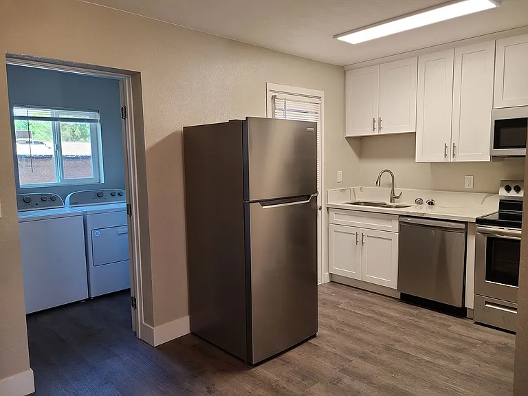 Cottonwood Townhomes Village — Photo 8