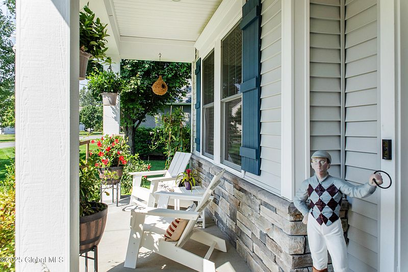 4th image of 8 Cider Mill Way