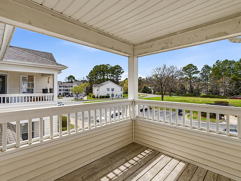 The Pointe @ Apex Apartments — Photo 29