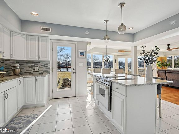 3rd image of 5064 Lerch Dr