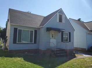19806 Gardenview Dr, Maple Heights, OH