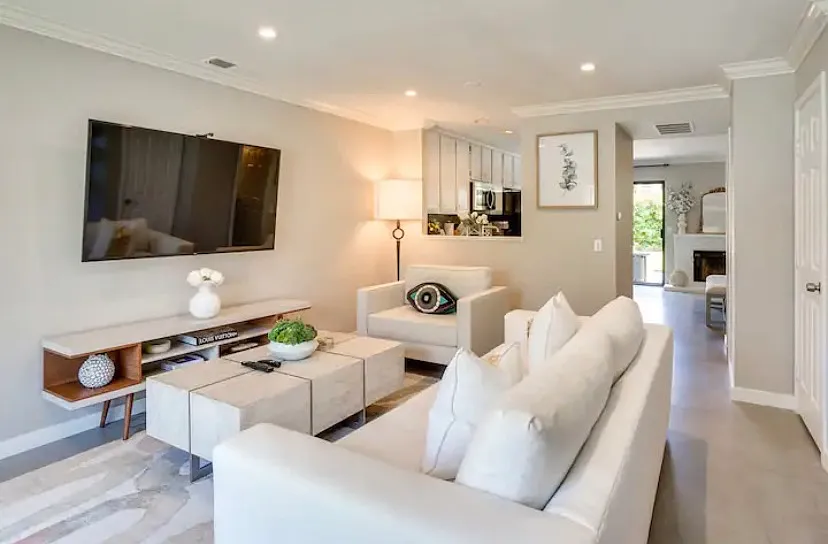 2 bed, 1.5 bath, 1258 sqft, $4,950 — Photo 2