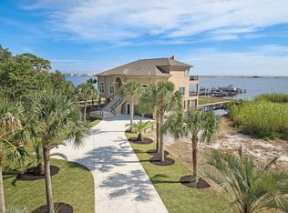 14 Islandview Dr, Mary Esther, FL 32569