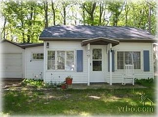 Clean & Cozy - Torch Lake Views!