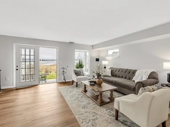 5 Brigantine Ln Unit 5, Quincy, MA 02171