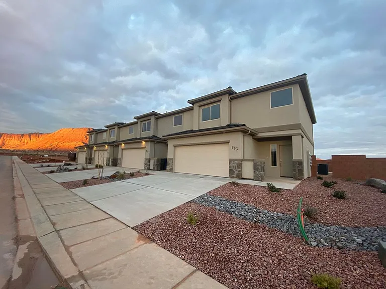 663 S Malorie Way — Photo 2