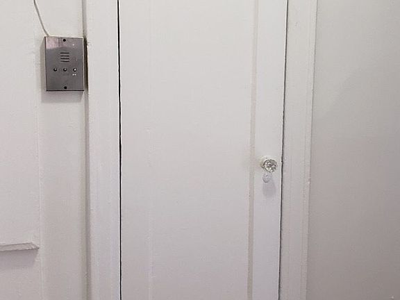 3rd image of 11853 Metropolitan Ave APT 1C