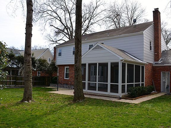 5th image of 922 Priscilla Ln