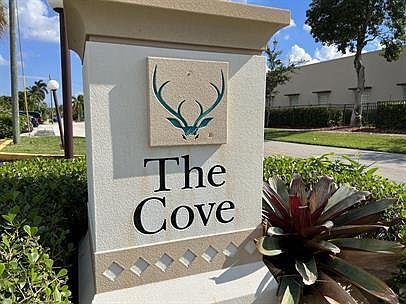 1st image of 380 SE 12th Ave #10661192