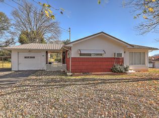 230 Concord Ave, Mt Carmel, TN 37645