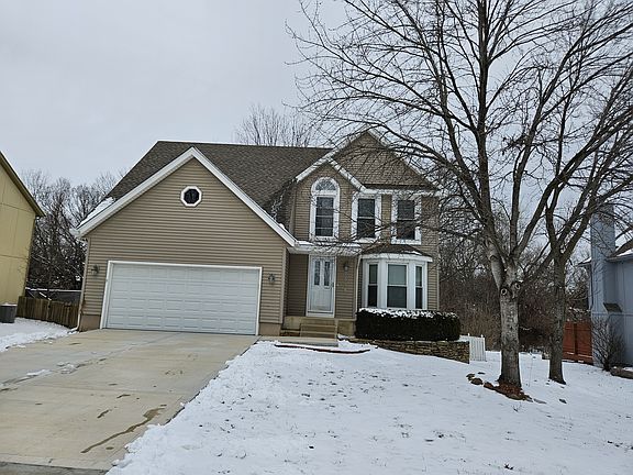 3rd image of 7616 W 155th St