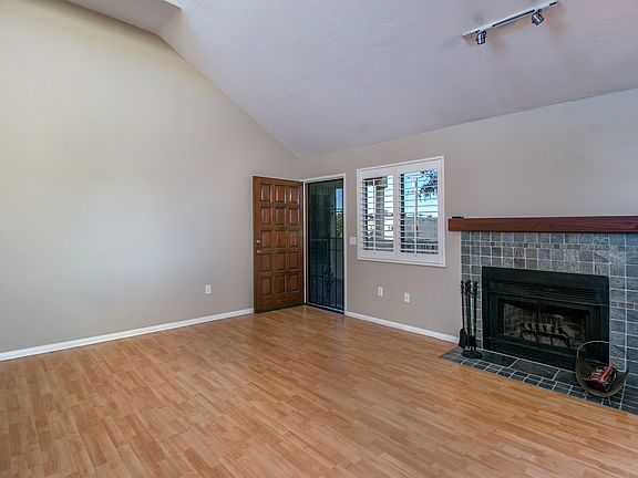 5th image of 4524 Cleveland Ave Unit 203
