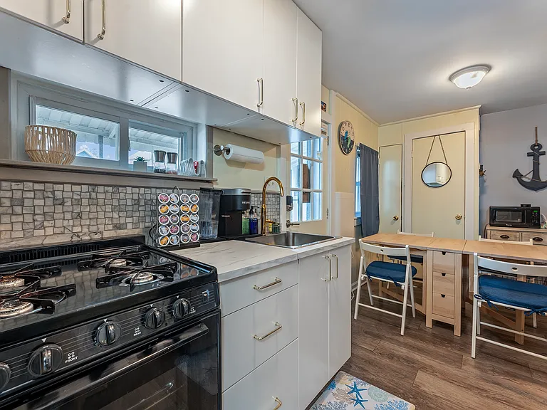 2207 New Jersey Ave — Photo 9
