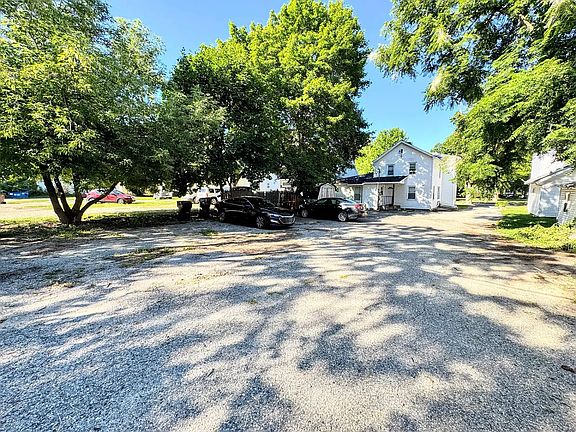 3rd image of 407 S Michigan Ave Unit B