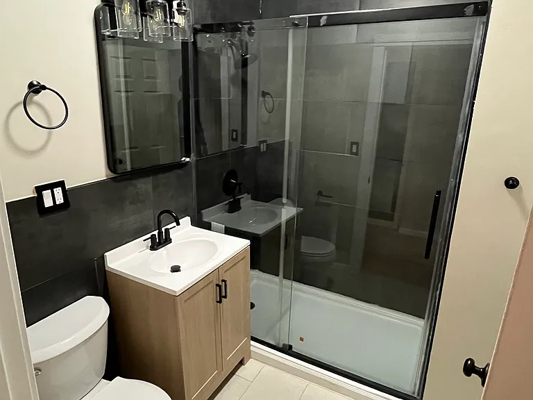 3246 N Ravenswood Ave #2 — Photo 5