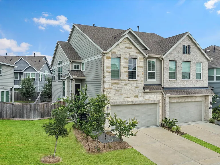 21130 Medina River Dr — Photo 3