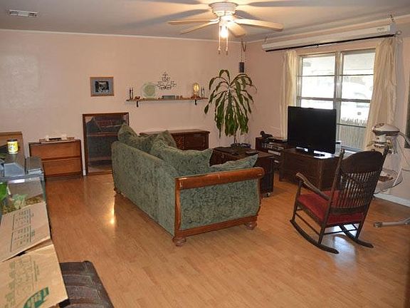 shared living space (does not come furnished)