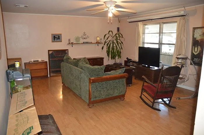 shared living space (does not come furnished)