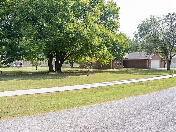 4th image of 4108 Thomas Dr
