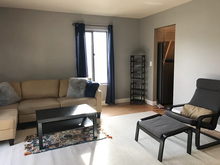 2428 S High St — Photo 22