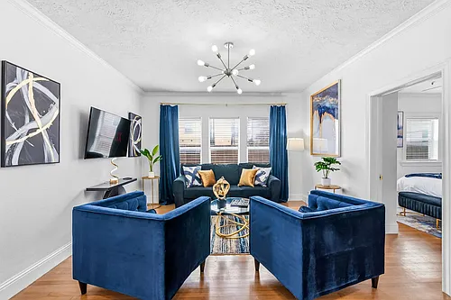 1802 Wentworth St Photo 1