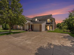 20980 Cooper Dr, Macomb, MI 48044