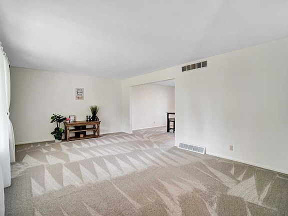 3rd image of 2606 El Camino Dr
