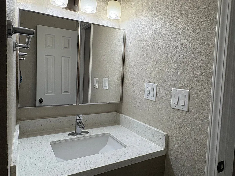 109 E Quincy St #1 — Photo 10