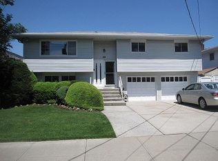 2065 Ennabrook Rd, North Bellmore, NY 11710