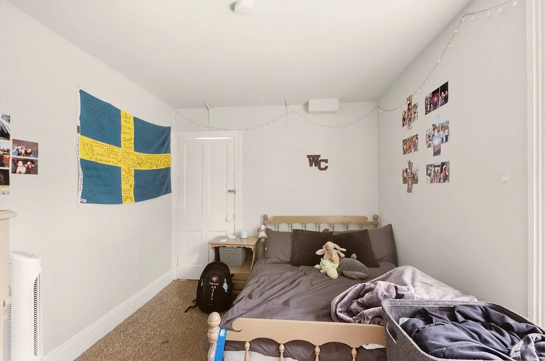 3 bed, 1955 sqft, $3,800 — Photo 2