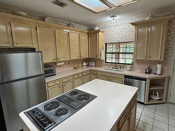 4th image of 18911 Pheasant Ln
