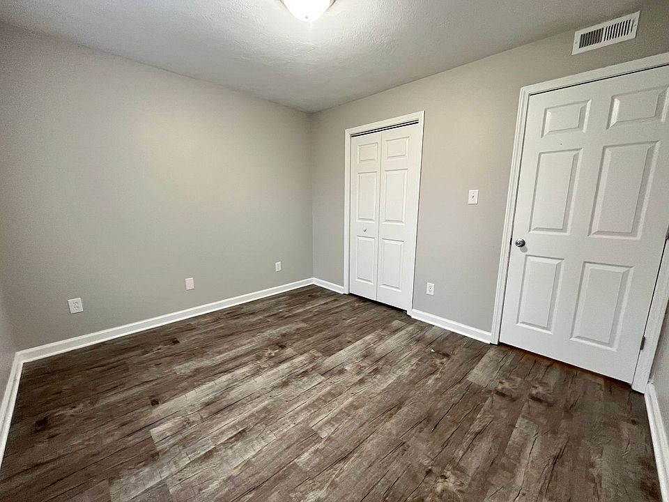 1st image of 415 Sharp Ln #30