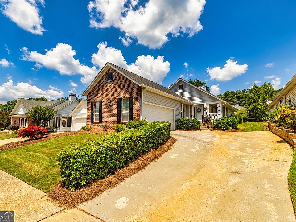 1st image of 180 Woodgate Dr