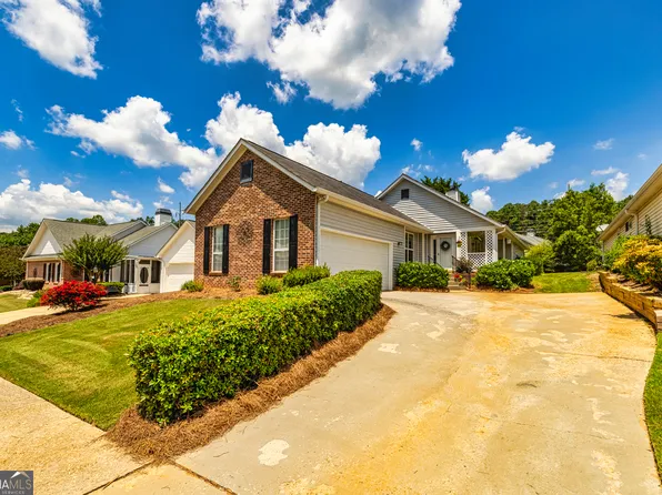 180 Woodgate Dr, Fayetteville, GA 30214