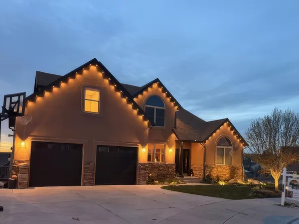 127 Red Hawk Ave, Evanston, WY 82930