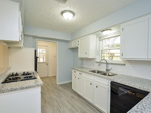 5th image of 14107 Piping Rock Ln