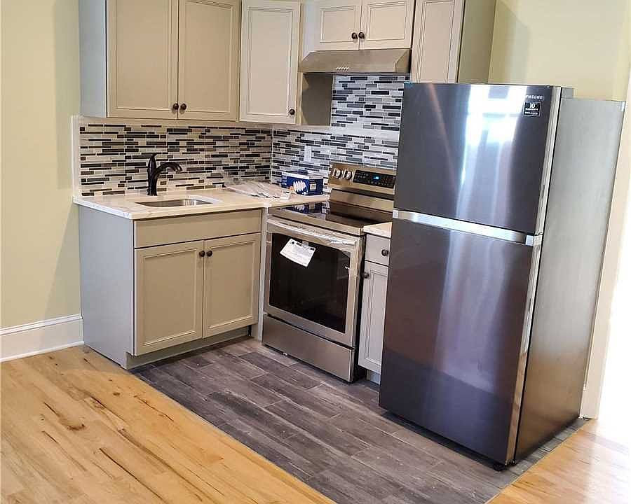 1st image of 85 Mineola Blvd #2B