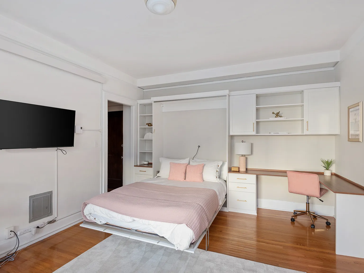Studio, 450 sqft, $2,300 — Photo 2