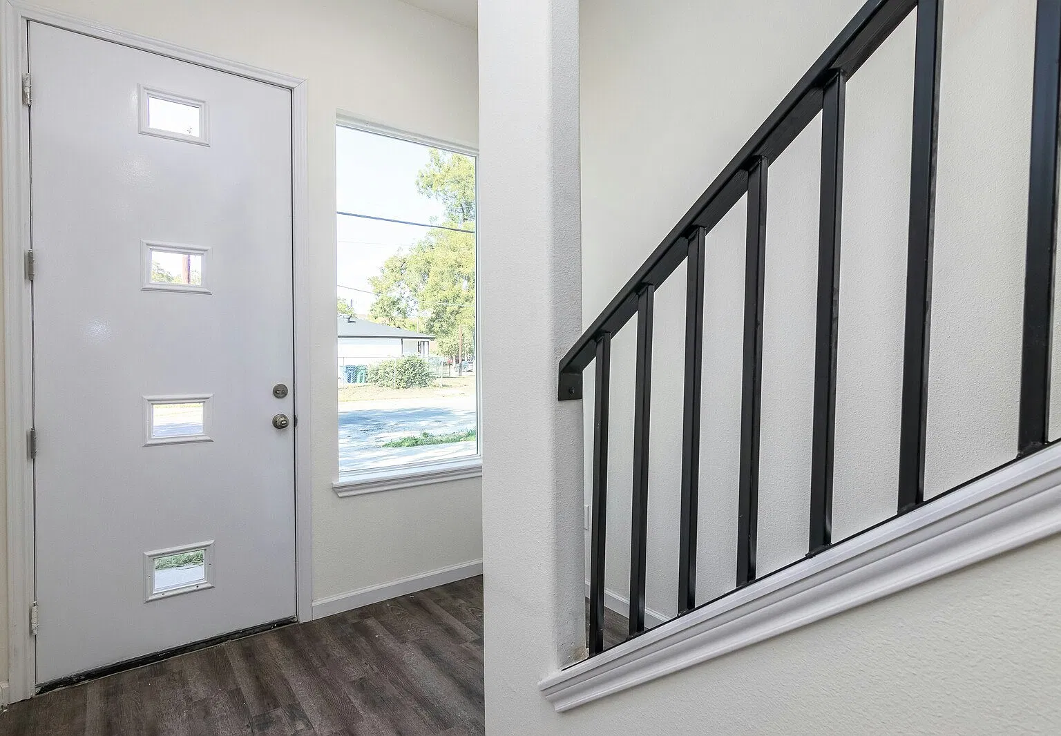1618 Dakota Street, Unit 102 — Photo 4