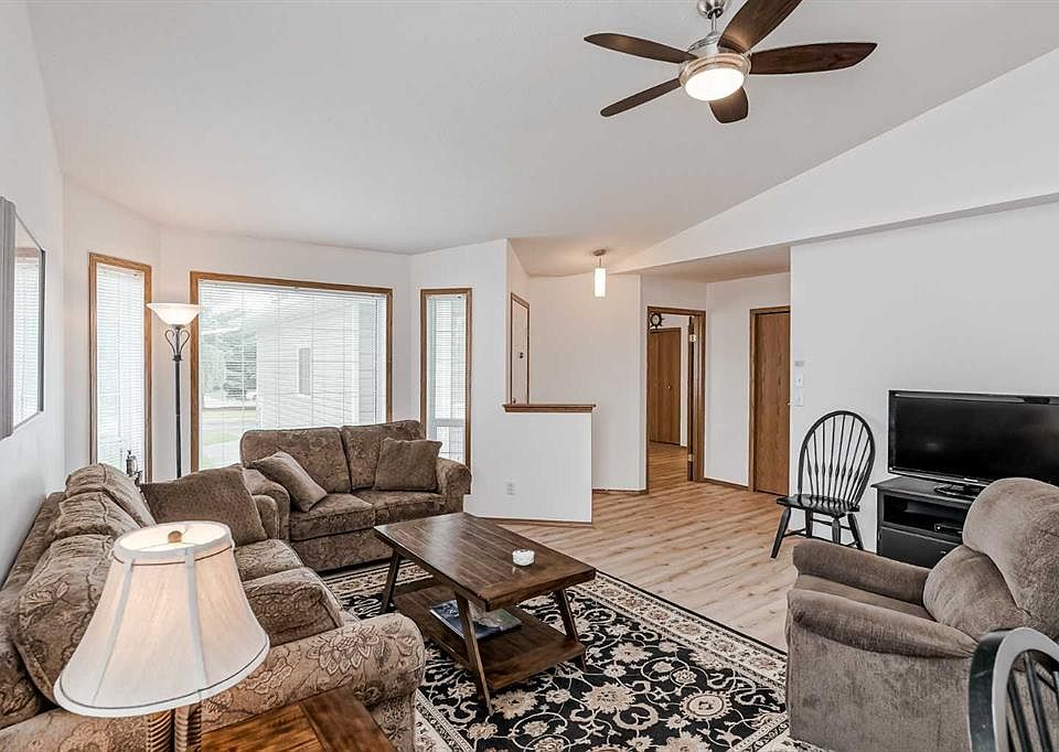 1200 E Miltford Ln Carstairs, AB, T0M0N0 Apartments for Rent Zillow