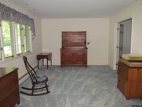 5th image of 20 Dixon Ct