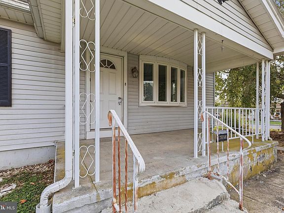 5th image of 2124 Church St