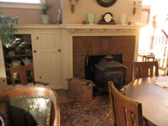 4th image of 159 Caldwell St