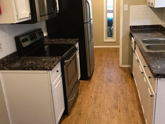 3rd image of 105 Jennifer Ln APT C