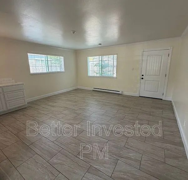 92 Hendley St — Photo 4