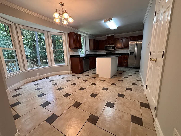 5409 Rockholly Ct — Photo 4