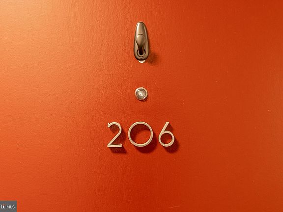 5th image of 1238 Callowhill St Suite 206