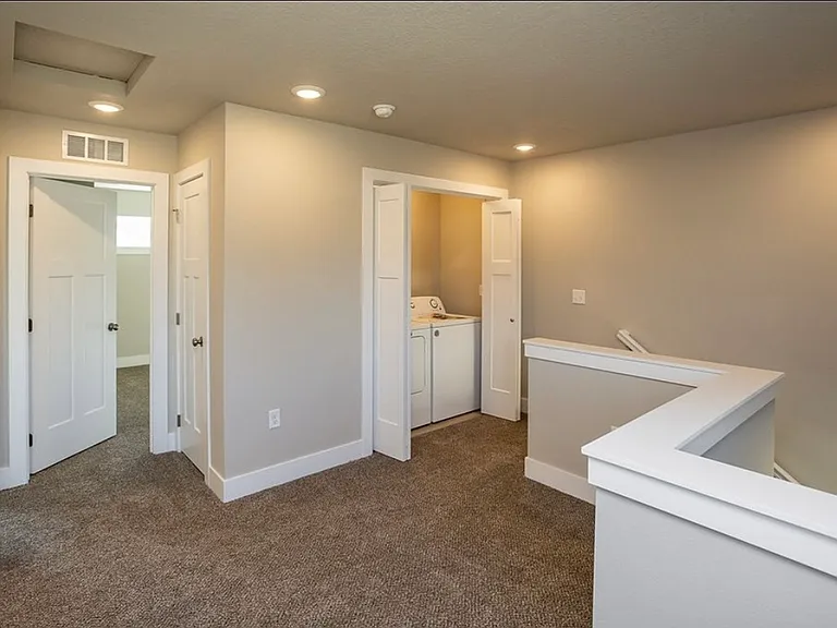 713 Umbra Pl — Photo 12